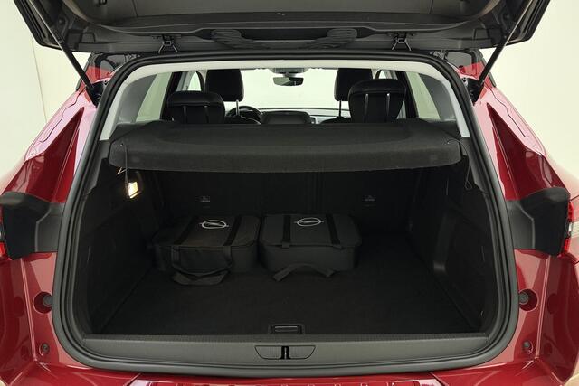 Opel Grandland 1.6 Turbo 225pk Plug-In Hybrid Ultimate | Automaat | Apple carplay | Electronic climate control | Navigatiesysteem | Parkeersensoren voor en achter