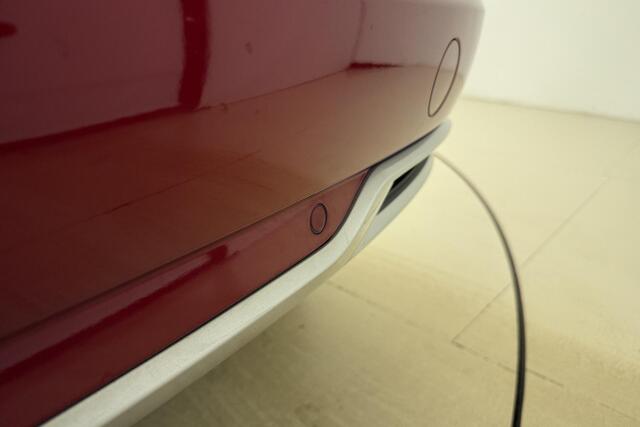 Opel Grandland 1.6 Turbo 225pk Plug-In Hybrid Ultimate | Automaat | Apple carplay | Electronic climate control | Navigatiesysteem | Parkeersensoren voor en achter