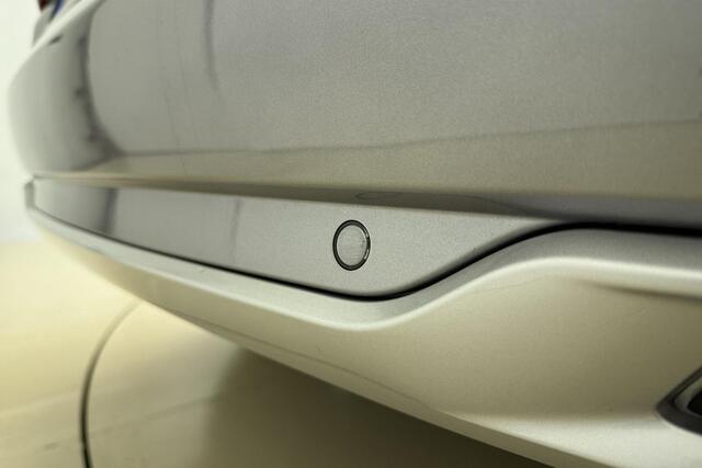 Opel Grandland 1.2 Turbo Ultimate 130 PK | Navigatie | Stoel & Stuurverwarming | Camera | Keyless | Alacantara lederen bekleding | Dakrails | AGR