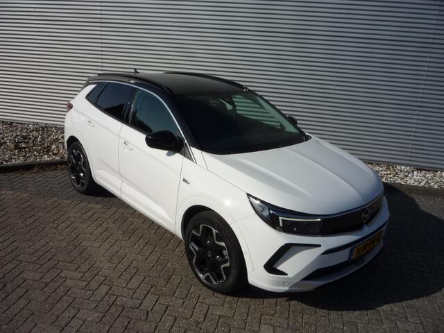 Opel Grandland 1.2 Turbo (130Pk) Ultimate Navi Camera Winterpakket Géén Aflever
