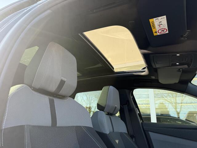 Opel Grandland 1.2 Turbo Hybrid GS | Automaat | Achteruitrij camera | Apple carplay | Adaptive cruise controle | stuur en voorstoelen verwarmd | Navigatie systeem full map