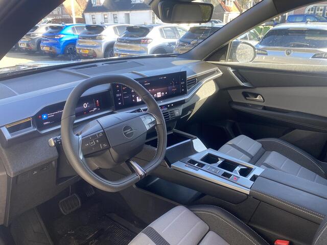 Opel Grandland 1.2 Turbo Hybrid GS | Automaat | Achteruitrij camera | Apple carplay | Adaptive cruise controle | stuur en voorstoelen verwarmd | Navigatie systeem full map