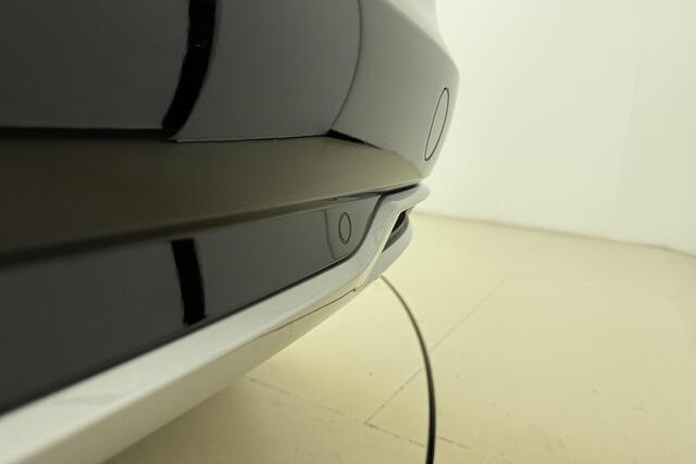 Opel Grandland 1.2 Turbo 130pk Automaat Ultimate | Climate & Cruise Control | Elektrische achterklep | Navigatie | Achteruitrijcamera | Winterpakket | Alcantara bekleding | 19" Lichtmetalen velgen