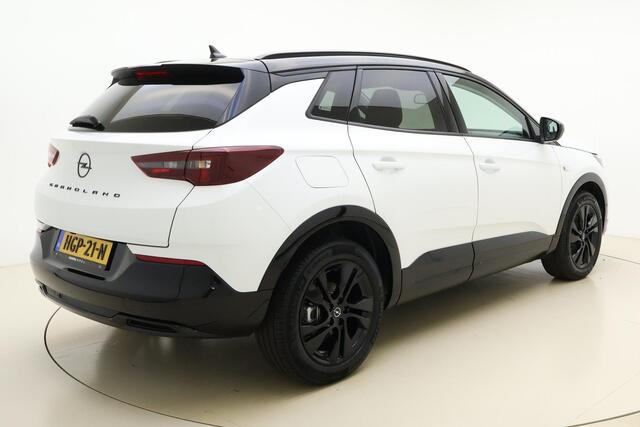 Opel Grandland 1.2 Turbo GS Black Pack | Automaat | Stoel- en stuurverwarming | Navigatie | Achteruitrijcamera | Comfort stoelen | Adaptive Cruise Control | Parkeersensoren voor en achter | Led verlichting | Climate Control