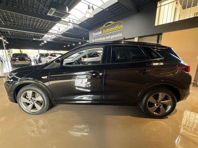 Opel Grandland 1.6 Turbo Plug-In Hybrid Ultimate Black Edtion Navigatie Cruise Control LMV El Achterklep