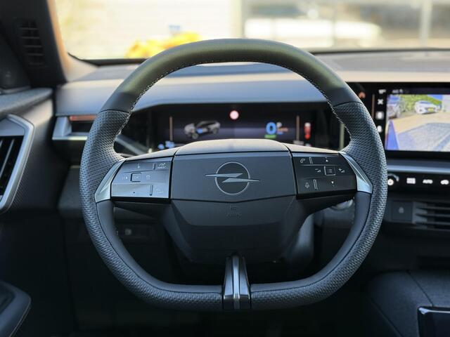 Opel Grandland 1.6 Turbo Plug-in-Hybrid Ultimate l Pano l Trekhaak l Focal Sound l HUD l 20 Inch