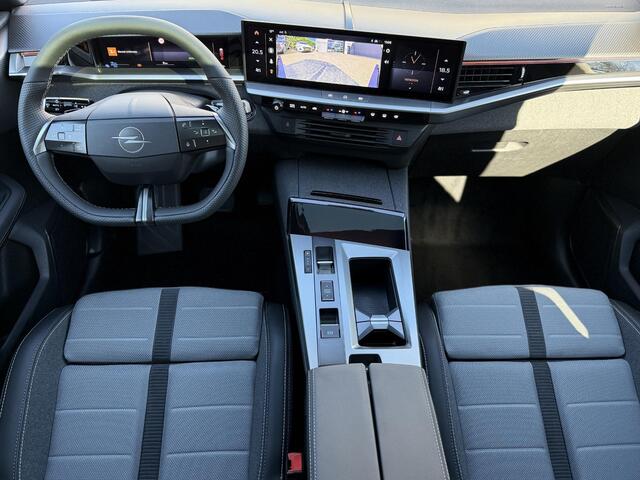 Opel Grandland 1.6 Turbo Plug-in-Hybrid Ultimate l Pano l Trekhaak l Focal Sound l HUD l 20 Inch