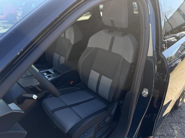 Opel Grandland 1.6 Turbo Plug-in-Hybrid Ultimate l Pano l Trekhaak l Focal Sound l HUD l 20 Inch