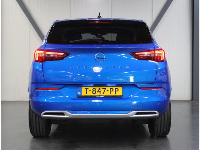 Opel Grandland 1.2 130PK Turbo Level 3 | AppleCarPlay/AndroidAuto | Winterpakket | Camera | Adaptief Cruise Control | Climate Control | Keyless | Electrische klep | Navigatie | AUTOMAAT | Stoel/Stuur/Voorruitverwarming | AGR Stoelen | Isofix | Privacy Glass |