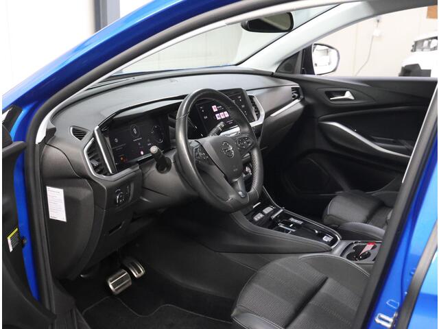 Opel Grandland 1.2 130PK Turbo Level 3 | AppleCarPlay/AndroidAuto | Winterpakket | Camera | Adaptief Cruise Control | Climate Control | Keyless | Electrische klep | Navigatie | AUTOMAAT | Stoel/Stuur/Voorruitverwarming | AGR Stoelen | Isofix | Privacy Glass |
