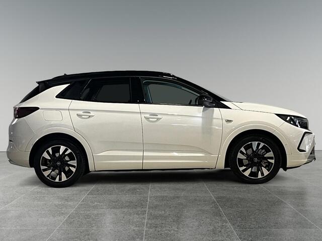 Opel Grandland Ultimate 1.6 PHEV 225pk Hybrid e-EAT8 | NAPPA LEDER | LED PIXEL VERLICHTING | AGR-STOELEN | NAVI | OPEL PURE PANEL | ISOFIX | KEYLESS | 360° CAMERA | FULL OPTIONS | NL AUTO |