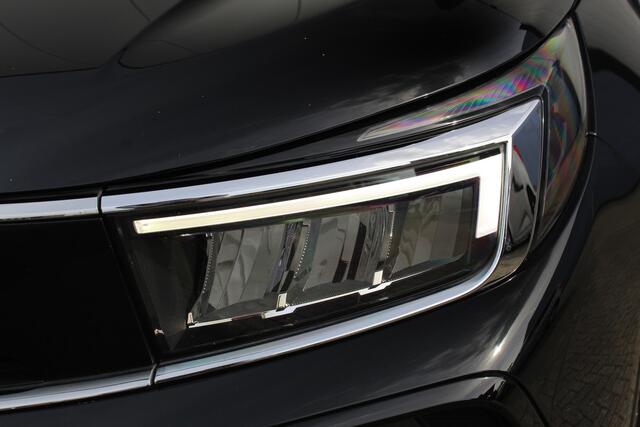 Opel Grandland 1.2-130pk Turbo GS-Line. Zeer nette, sportieve en luxe hoogzitter, slechts 49.000km ! Autm. airco dual, camera, half leder, navigatie, telefoonvoorb, Apple carplay/Android auto, lane- en side assist, cruise control, metallic lak, LM wielen etc.