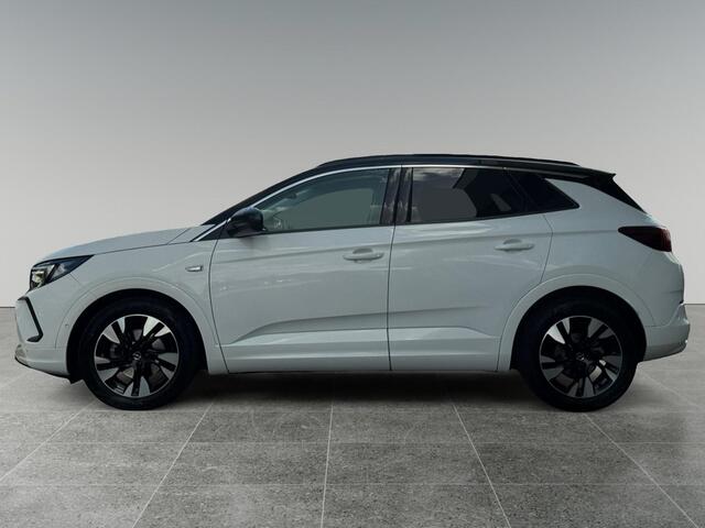 Opel Grandland Ultimate 1.2 Turbo 130pk EAT8 | ALCANTARA / LEDER | TREKHAAK | MATRIX LED | TWO-TONE! | 360° CAMERA | NAVI | AGR-STOELEN | ISOFIX |