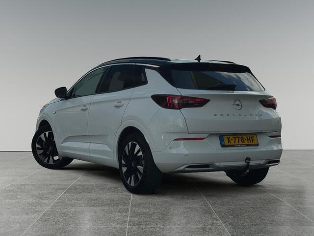 Opel Grandland Ultimate 1.2 Turbo 130pk EAT8 | ALCANTARA / LEDER | TREKHAAK | MATRIX LED | TWO-TONE! | 360° CAMERA | NAVI | AGR-STOELEN | ISOFIX |