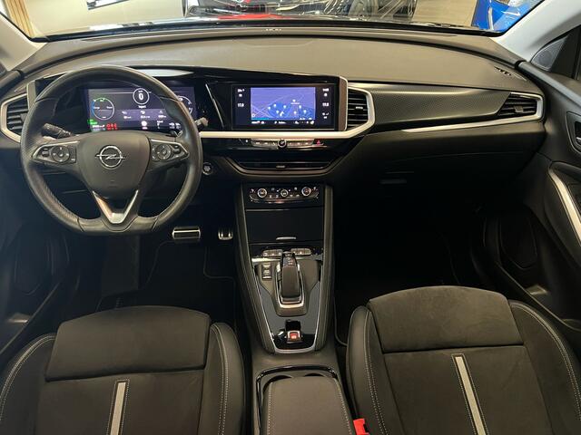 Opel Grandland 1.6 Turbo Plug-In Hybrid 4x4 GSe / 300PK / Alcantara /