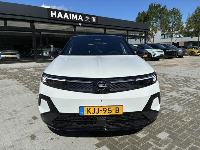 Opel Grandland Electric Ultimate AWD 73 kWh | DEMO | ECC | Panorama dak | Navigatie | Leder | AGR | Matrix-LED | Camera | Winter Pakket | 20" LM-Velgen |