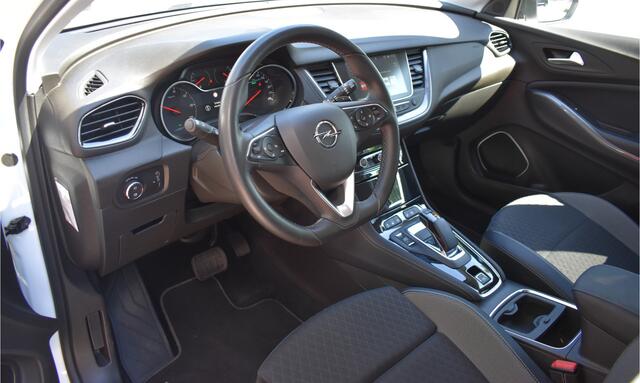 Opel Grandland X 1.6 Turbo Hybrid4 Business Executive / Parkeerhulp / 301 PK / LED / 4X4 / Apple Carplay- android auto / Automaat