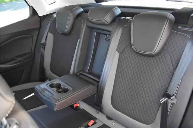 Opel Grandland X 1.6 Turbo Hybrid4 Business Executive / Parkeerhulp / 301 PK / LED / 4X4 / Apple Carplay- android auto / Automaat