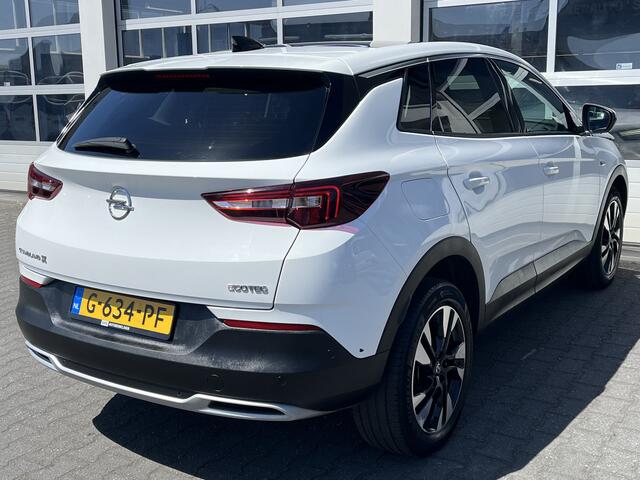 Opel Grandland X 1.2 Turbo Business Executive Panoramadak Achteruitrijcamera 18" lichtmetalen velgen