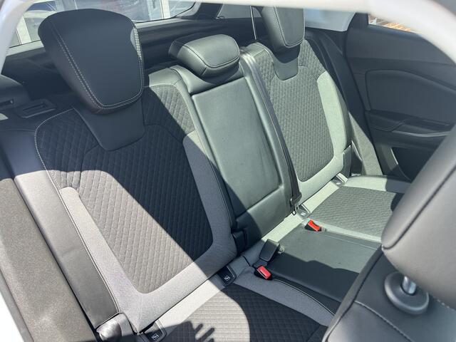 Opel Grandland X 1.2 Turbo Business Executive Panoramadak Achteruitrijcamera 18" lichtmetalen velgen