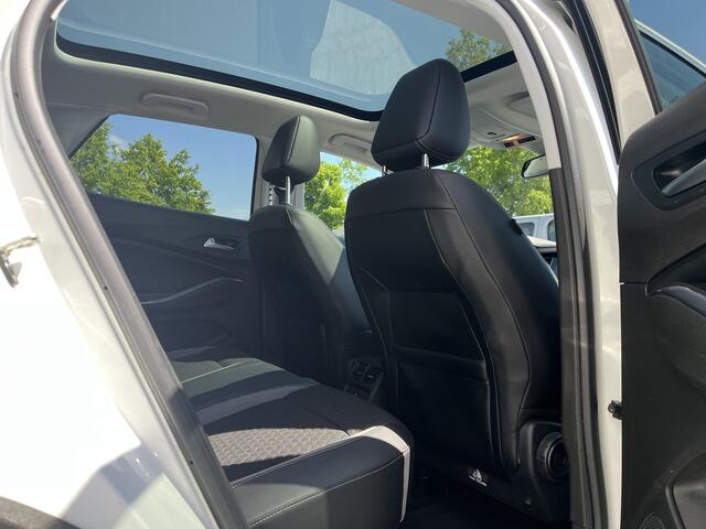 Opel Grandland X 1.2 Turbo Business Executive Panoramadak Achteruitrijcamera 18" lichtmetalen velgen