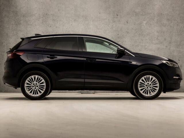 Opel Grandland X 1.2 Turbo Executive Sport (APPLE CARPLAY, GROOT NAVI, CAMERA, GETINT GLAS, SPORTSTOELEN, LEDER, LANE ASSIST, NIEUWSTAAT)