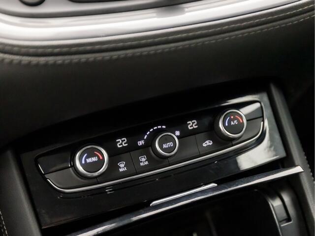 Opel Grandland X 1.2 Turbo Executive Sport (APPLE CARPLAY, GROOT NAVI, CAMERA, GETINT GLAS, SPORTSTOELEN, LEDER, LANE ASSIST, NIEUWSTAAT)