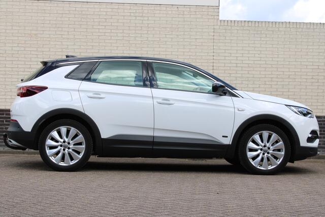 Opel Grandland X 1.6 Turbo Hybrid4 Ultimate | Trekhaak | Camera | Stoelverwarming