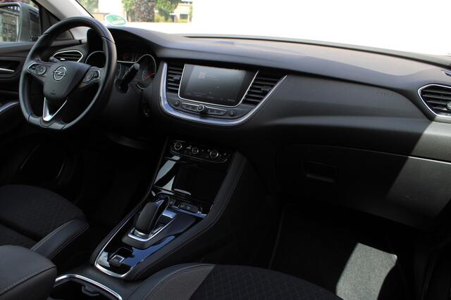 Opel Grandland X 1.6 Turbo Hybrid4 Ultimate | Trekhaak | Camera | Stoelverwarming