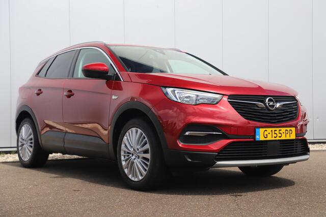 Opel Grandland X 1.2 Turbo Business Executive 131PK Automaat Trekhaak Keyless Comfortstoelen 18 inch LMV Navigatie Achteruitrijcamera Carplay Android Clima Cruise PDC Lane Assist