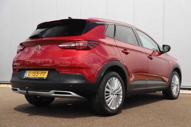 Opel Grandland X 1.2 Turbo Business Executive 131PK Automaat Trekhaak Keyless Comfortstoelen 18 inch LMV Navigatie Achteruitrijcamera Carplay Android Clima Cruise PDC Lane Assist