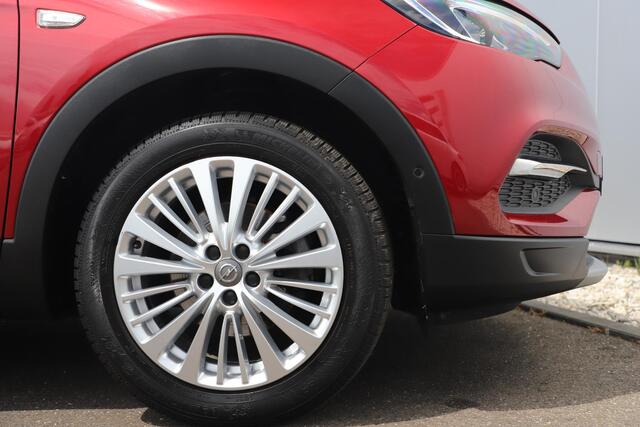 Opel Grandland X 1.2 Turbo Business Executive 131PK Automaat Trekhaak Keyless Comfortstoelen 18 inch LMV Navigatie Achteruitrijcamera Carplay Android Clima Cruise PDC Lane Assist