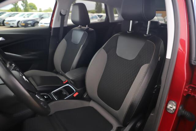 Opel Grandland X 1.2 Turbo Business Executive 131PK Automaat Trekhaak Keyless Comfortstoelen 18 inch LMV Navigatie Achteruitrijcamera Carplay Android Clima Cruise PDC Lane Assist