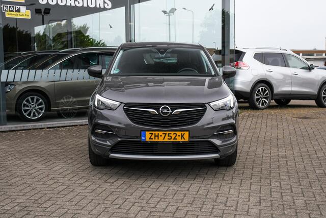 Opel Grandland X 1.2 Turbo Business Executive APPLE CARPLAY/ DAB