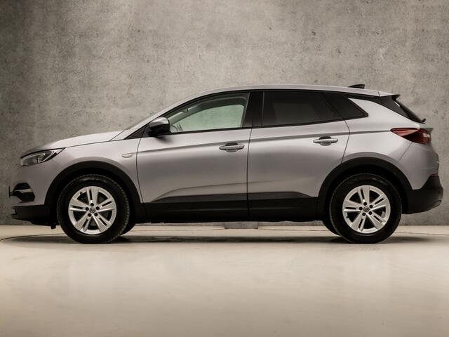 Opel Grandland X 1.2 Turbo Business+ (APPLE CARPLAY, GROOT NAVI, STUUR/STOELVERWARMING, LEDER, SPORTSTOELEN, GETINT GLAS, DAB+, LANE ASSIST, NIEUWE APK, NIEUWSTAAT)