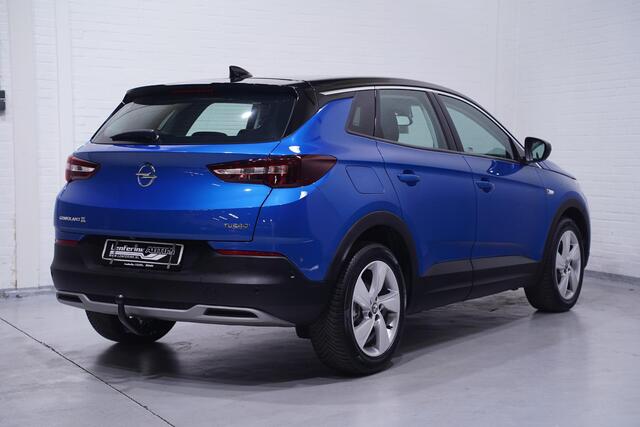 Opel Grandland X 1.2 Turbo Innovation Navi Clima Camera Panodak Winterpakket Sportstoelen Leder/stof Trekhaak Led koplampen