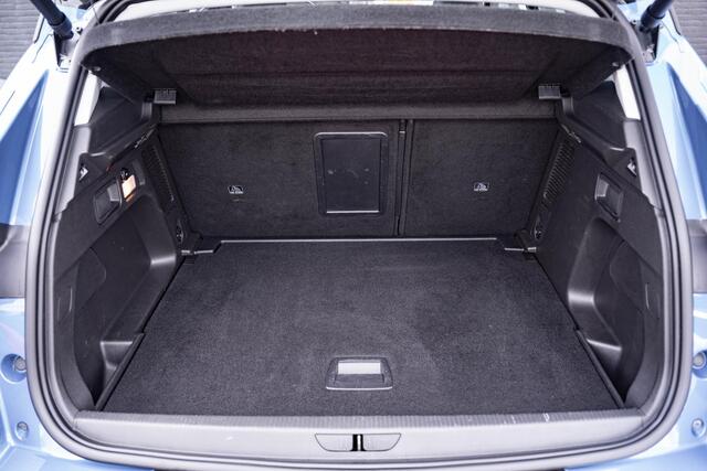 Opel Grandland X 1.2 Turbo Innovation Navi Clima Camera Panodak Winterpakket Sportstoelen Leder/stof Trekhaak Led koplampen