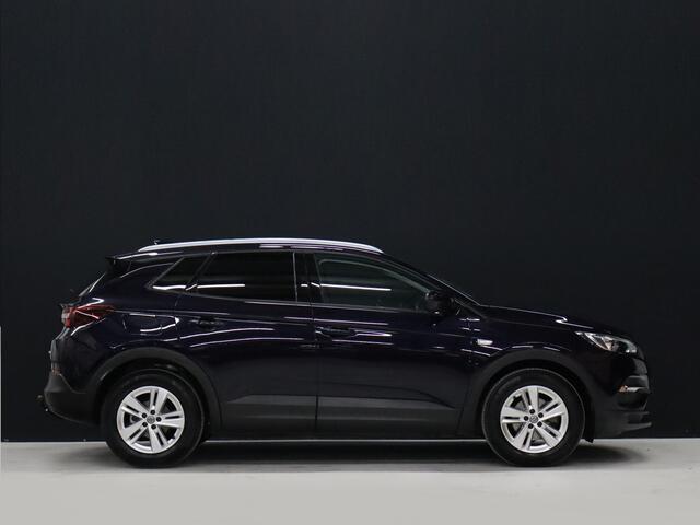 Opel Grandland X 1.2 Turbo Business Executive [APPLE CARPLAY, STUUR EN STOELVERWARMING, CLIMATE CONTROL, CRUISE CONTROL, TREKHAAK, NAVIGATIE, NIEUWSTAAT]