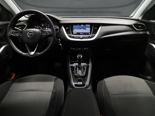 Opel Grandland X 1.2 Turbo Business Executive [APPLE CARPLAY, STUUR EN STOELVERWARMING, CLIMATE CONTROL, CRUISE CONTROL, TREKHAAK, NAVIGATIE, NIEUWSTAAT]
