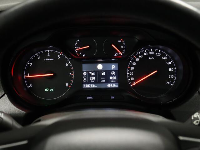 Opel Grandland X 1.2 Turbo Business Executive [APPLE CARPLAY, STUUR EN STOELVERWARMING, CLIMATE CONTROL, CRUISE CONTROL, TREKHAAK, NAVIGATIE, NIEUWSTAAT]