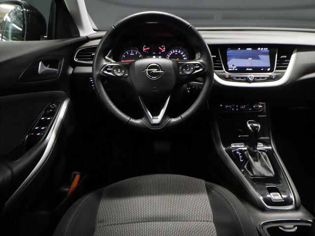 Opel Grandland X 1.2 Turbo Business Executive [APPLE CARPLAY, STUUR EN STOELVERWARMING, CLIMATE CONTROL, CRUISE CONTROL, TREKHAAK, NAVIGATIE, NIEUWSTAAT]