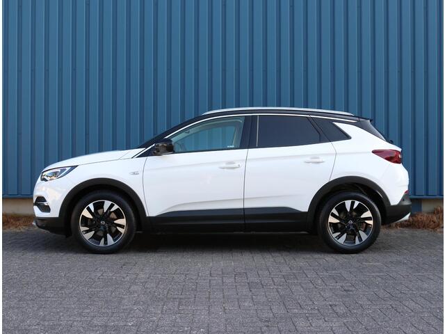 Opel Grandland X 1.2 130PK Turbo Ultimate | Navigatie | 360° Camera | Verwarmde/AGR-stoelen | Keyless Entry/Start | LED Koplampen | Dodehoek | Elektrisch Achterklep met Sensor | 18" Lichtmetalen Velgen | Apple Carplay/Android Auto |