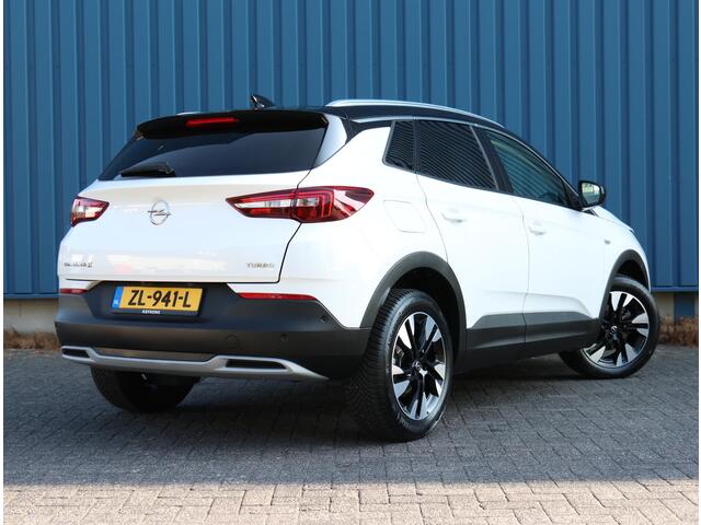 Opel Grandland X 1.2 130PK Turbo Ultimate | Navigatie | 360° Camera | Verwarmde/AGR-stoelen | Keyless Entry/Start | LED Koplampen | Dodehoek | Elektrisch Achterklep met Sensor | 18" Lichtmetalen Velgen | Apple Carplay/Android Auto |