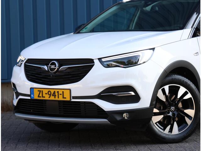 Opel Grandland X 1.2 130PK Turbo Ultimate | Navigatie | 360° Camera | Verwarmde/AGR-stoelen | Keyless Entry/Start | LED Koplampen | Dodehoek | Elektrisch Achterklep met Sensor | 18" Lichtmetalen Velgen | Apple Carplay/Android Auto |