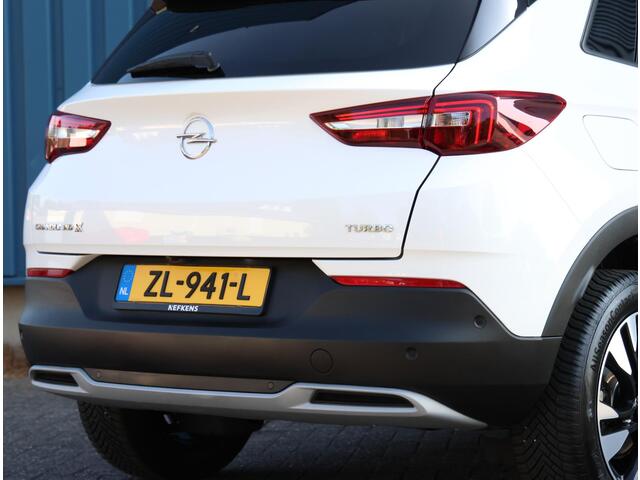 Opel Grandland X 1.2 130PK Turbo Ultimate | Navigatie | 360° Camera | Verwarmde/AGR-stoelen | Keyless Entry/Start | LED Koplampen | Dodehoek | Elektrisch Achterklep met Sensor | 18" Lichtmetalen Velgen | Apple Carplay/Android Auto |