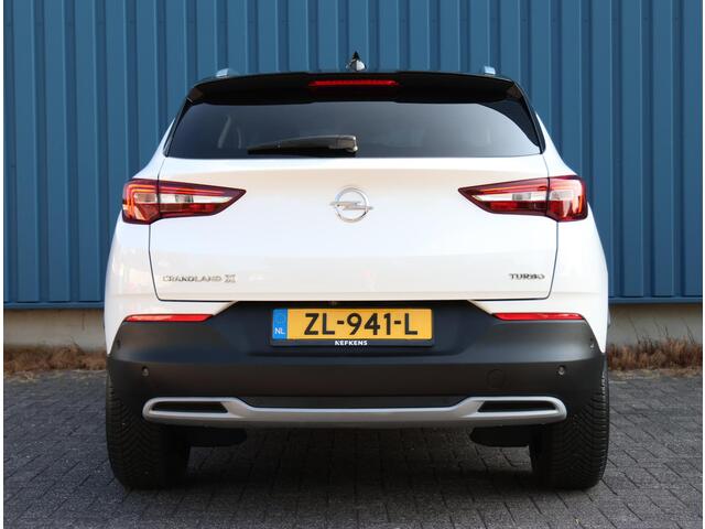 Opel Grandland X 1.2 130PK Turbo Ultimate | Navigatie | 360° Camera | Verwarmde/AGR-stoelen | Keyless Entry/Start | LED Koplampen | Dodehoek | Elektrisch Achterklep met Sensor | 18" Lichtmetalen Velgen | Apple Carplay/Android Auto |
