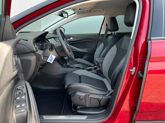 Opel Grandland X 1.2 Turbo Business Executive | Two-tone lak | Automaat | 360 graden camera