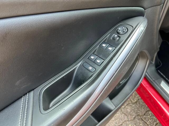 Opel Grandland X 1.2 Turbo Business Executive | Two-tone lak | Automaat | 360 graden camera