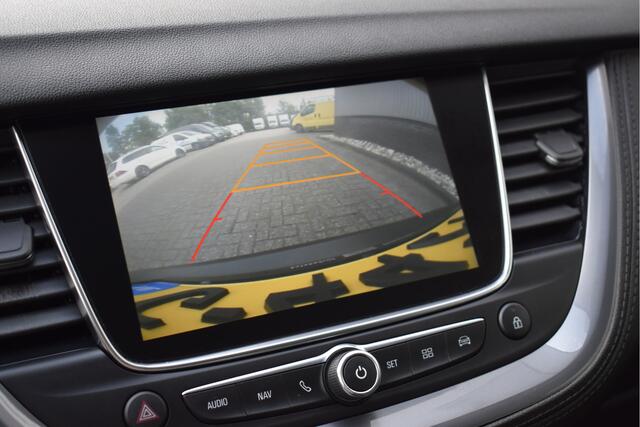 Opel Grandland X 1.2 Turbo 120 Jaar Edition Camera, Stoel/stuurverwarming, Afn. trekhaak, Carplay