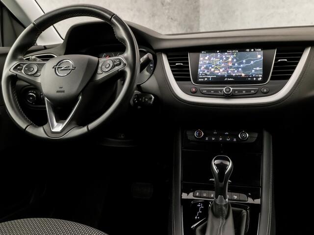 Opel Grandland X 1.2 Turbo Sport Automaat (APPLE CARPLAY, GROOT NAVI, LANE ASSIST, SPORTSTOELEN, PARKEERSENSOREN, CRUISE, LM VELGEN, NIEUWSTAAT)
